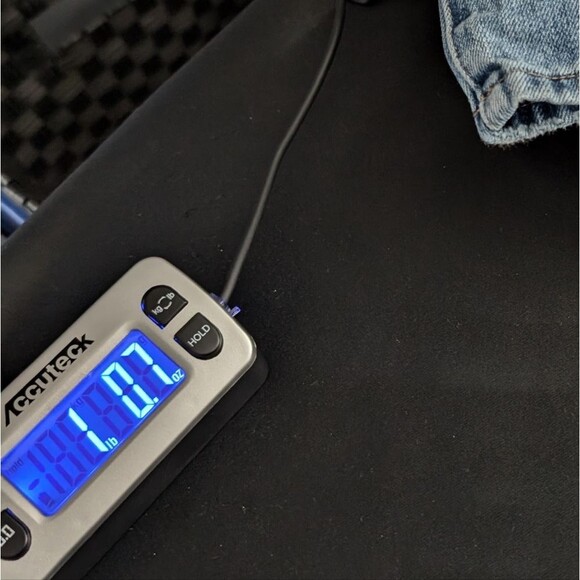 Pistola Jeans straight leg distressed knees light wash sz 26 - Picture 6 of 7